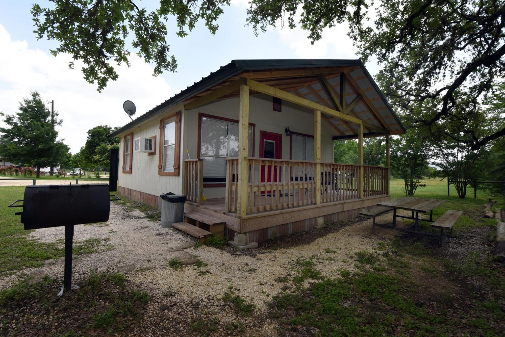 River Bluff Cabins Rio Frio Exterior photo
