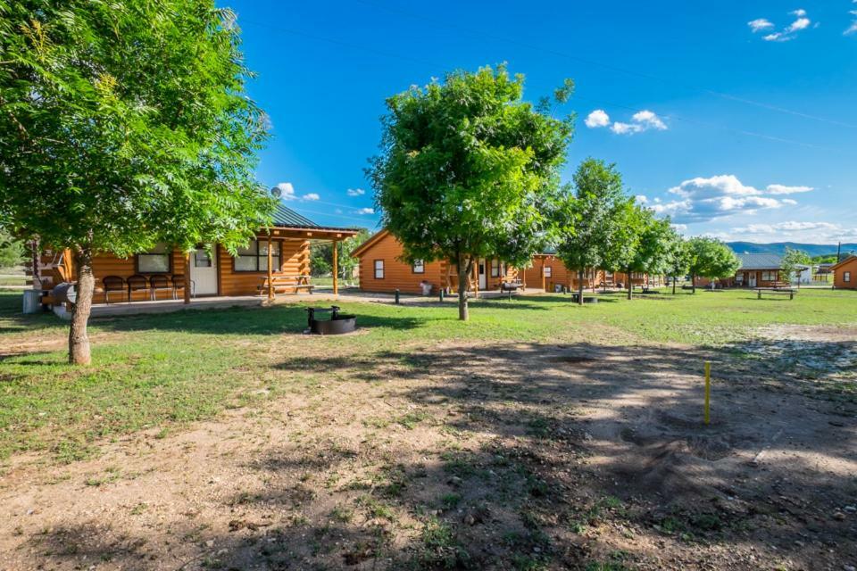 River Bluff Cabins Rio Frio Exterior photo